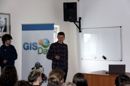 Click to zoom the picture.