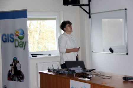 Click to zoom the picture.