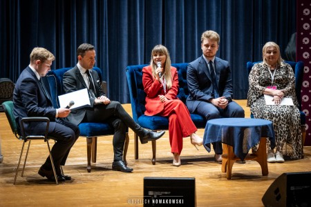 Click to zoom the picture.