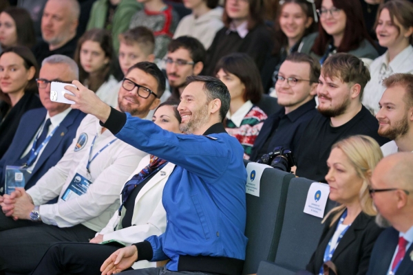 Click to zoom the picture.