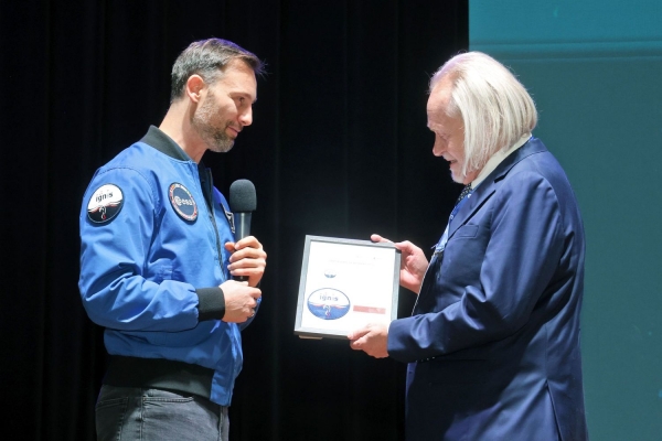 Click to zoom the picture.