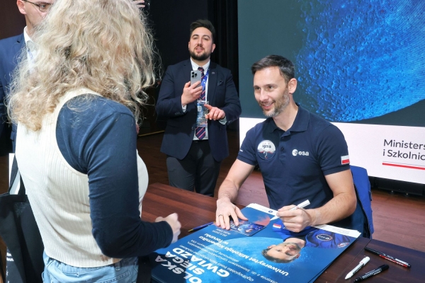 Click to zoom the picture.