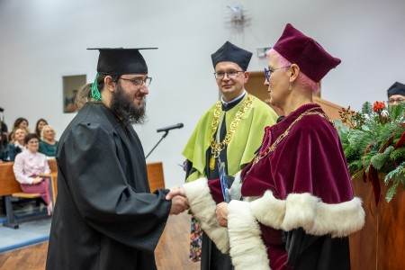 Click to zoom the picture.