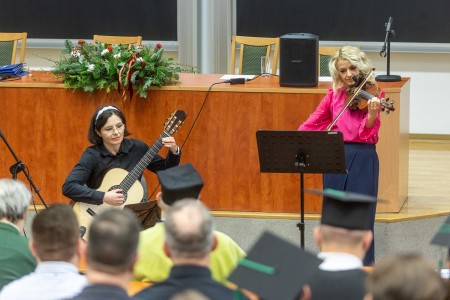 Click to zoom the picture.