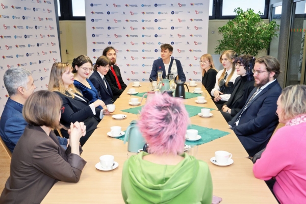 Click to zoom the picture.