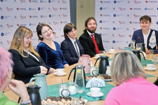 Click to zoom the picture.