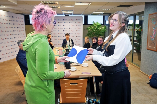 Click to zoom the picture.