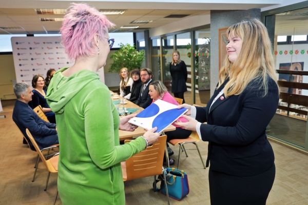 Click to zoom the picture.