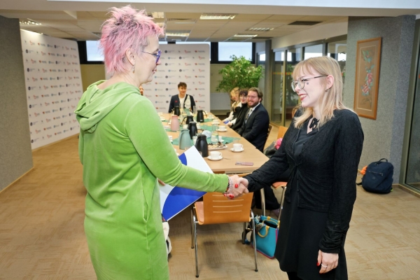 Click to zoom the picture.