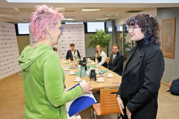 Click to zoom the picture.