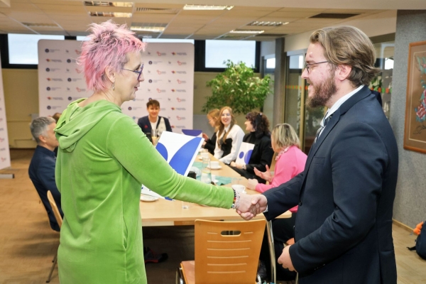 Click to zoom the picture.