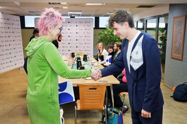 Click to zoom the picture.