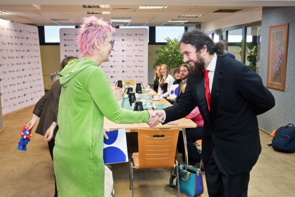 Click to zoom the picture.