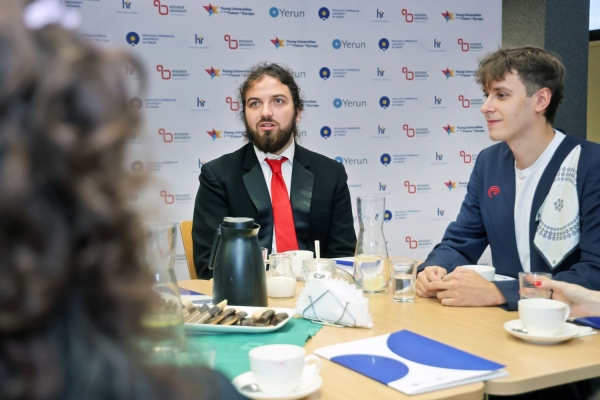 Click to zoom the picture.