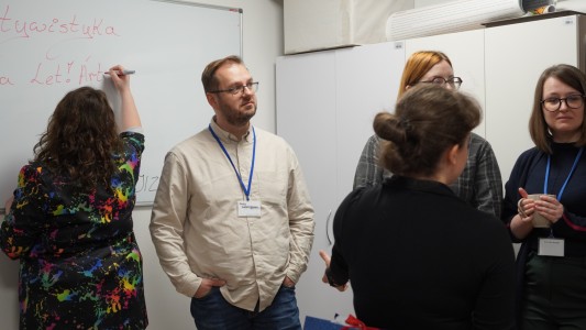 Click to zoom the picture.