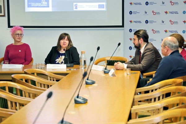 Kliknij, aby powiększyć zdjęcie.