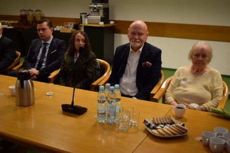 Click to zoom the picture.