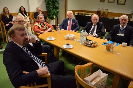 Click to zoom the picture.