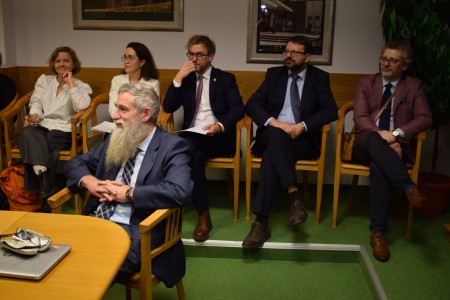 Click to zoom the picture.