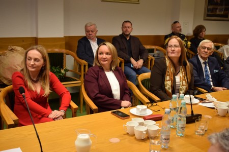 Click to zoom the picture.