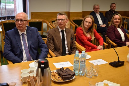 Click to zoom the picture.