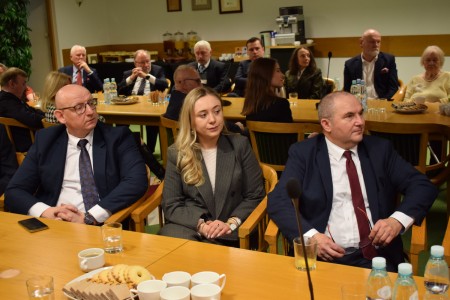 Click to zoom the picture.