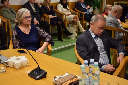 Click to zoom the picture.