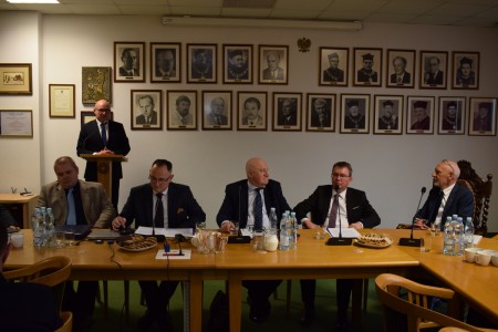 Click to zoom the picture.