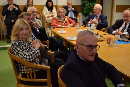 Click to zoom the picture.