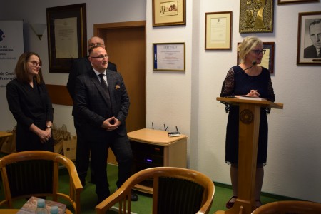 Click to zoom the picture.