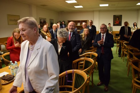 Click to zoom the picture.