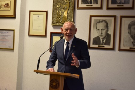 Click to zoom the picture.