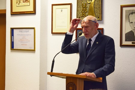 Click to zoom the picture.