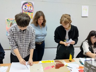 Click to zoom the picture.