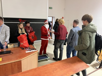 Click to zoom the picture.