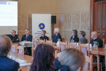 Click to zoom the picture.