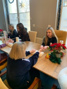 Studenci dla Seniorów - Dzień Relaksu w Domu Seniora w Bydgoszczy. Kliknij, aby powiększyć zdjęcie.