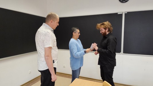 Click to zoom the picture.