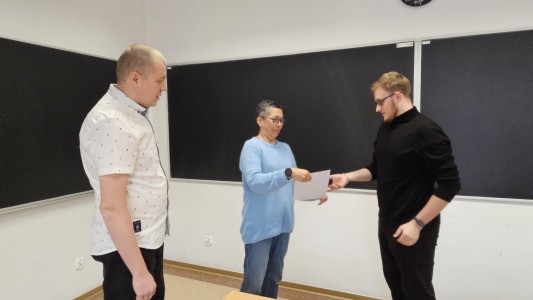 Click to zoom the picture.