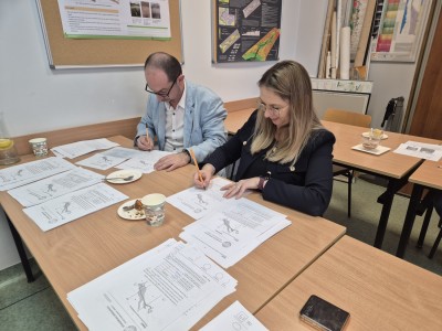 Click to zoom the picture.