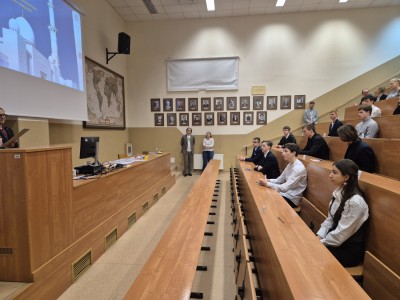 Click to zoom the picture.