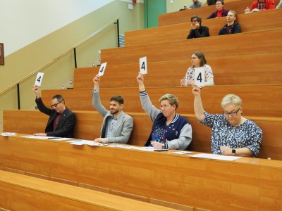 Click to zoom the picture.