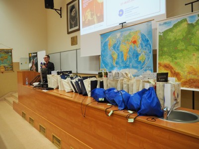 Click to zoom the picture.