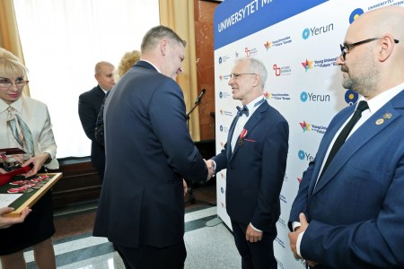 Click to zoom the picture.