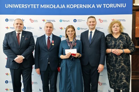 Kliknij, aby powiększyć zdjęcie.