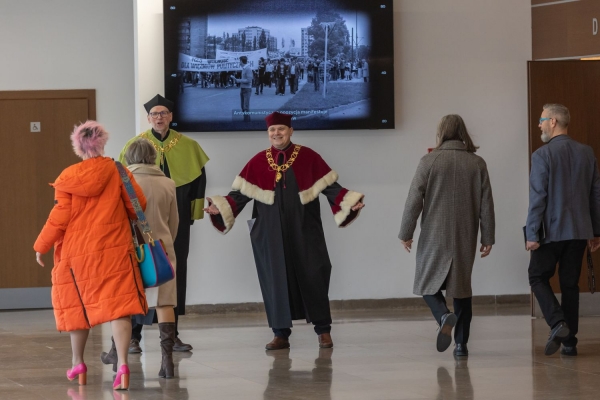 Kliknij, aby powiększyć zdjęcie.