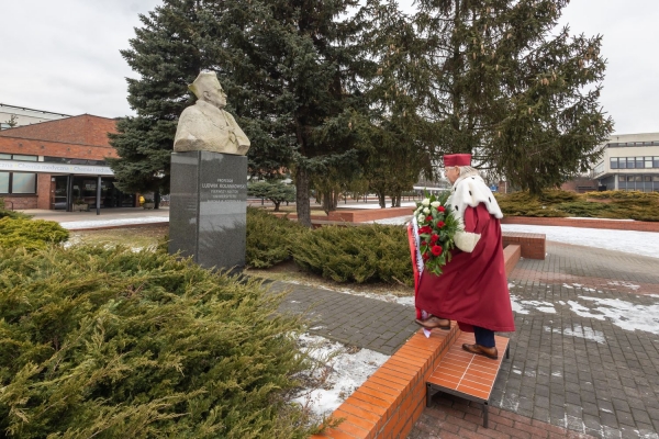 Kliknij, aby powiększyć zdjęcie.