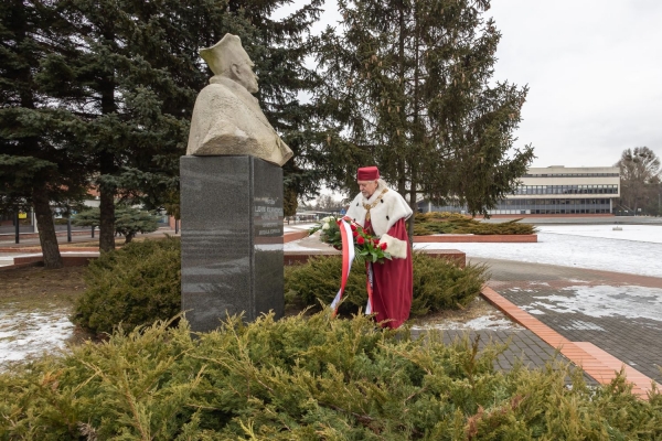 Kliknij, aby powiększyć zdjęcie.