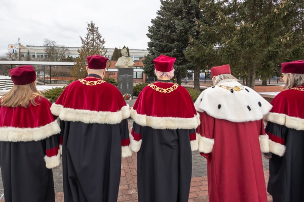 Kliknij, aby powiększyć zdjęcie.