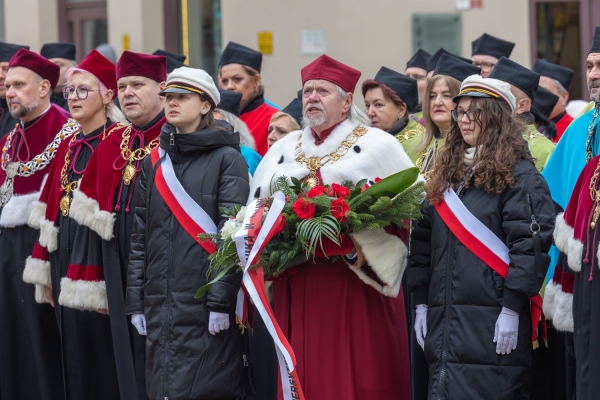Kliknij, aby powiększyć zdjęcie.
